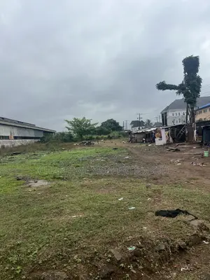 Babban Warehouse Don Siyarwa akan 5 Acres, Ikotun-Idimu Road