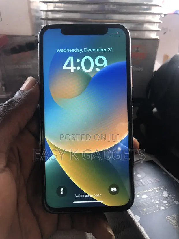 Apple iPhone 11 64GB Black - 1