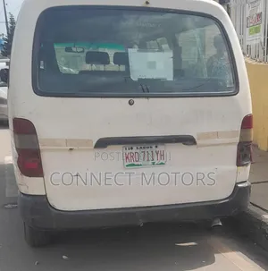 Toyota HiAce 2003 Fari