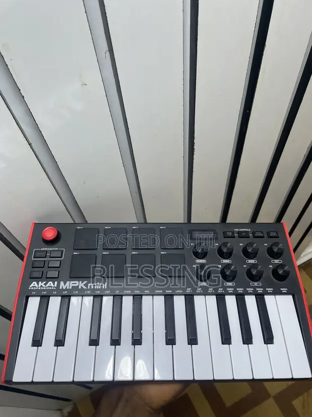 Akai MPK Mini MIDI Keyboard - 1