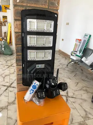 Four-Lens AI Monitoring Camera with Solar Streetlamp