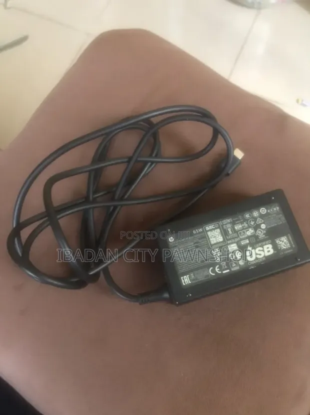 HP 65W USB-C Power Adapter - 1