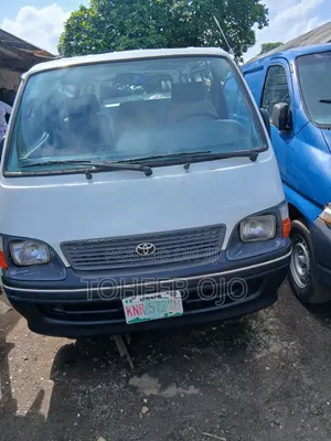 Toyota HiAce 1998 Fari