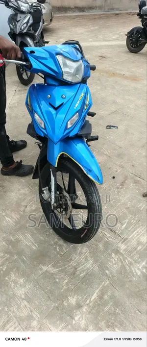 TVS Neo NX 2025 Baburwar Lantarki - Shuɗi