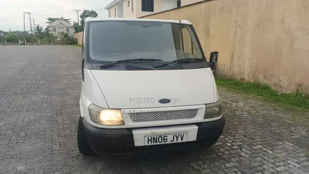 Ford Transit 2010 Fari - 1