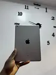 Apple iPad 9.7 (Gen 6) 128GB Grey - 2