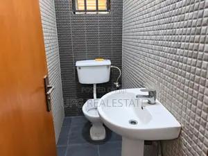 600 SQM Ofishin Budaddiyar Tsari Don Sawa A Oregun, Ikeja