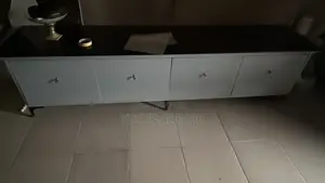 Home Interiors Gray TV Console Mai Ɓoye-ɓoye