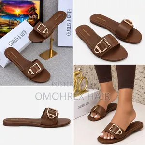 Sleek Da Jinƙai Black Flat Slippers - Sabon Saf