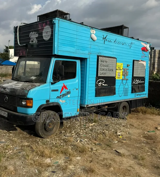2006 Mercedes-Benz Mini Food Truck - 1