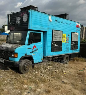 2006 Mercedes-Benz Mini Food Truck