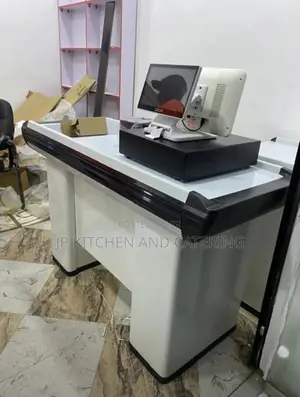 Sabo Counter ɗin Checkout na Supermarket tare da POS System