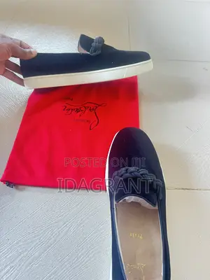 Christian Louboutin Suede Loafers - Girman 45