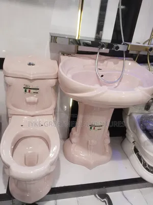 Master Water Closet - Pink Queen Set