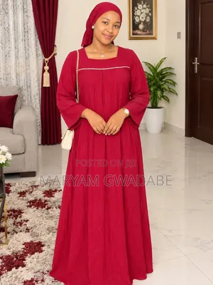 Luxury Burgundy Maxi Gown - Sabon Kayayyaki