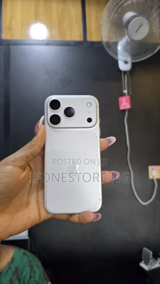 Apple iPhone 17 Pro 256GB Silver - 1