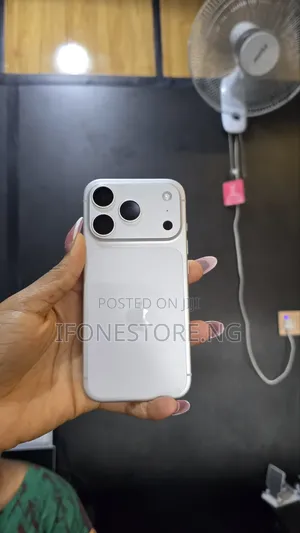 Apple iPhone 17 Pro 256GB Silver
