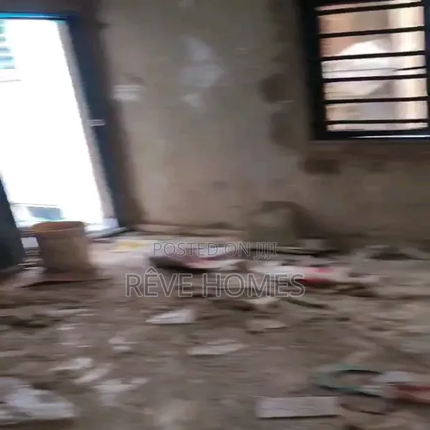 Mini Flat for Rent in Adekunle, Lagos - 1