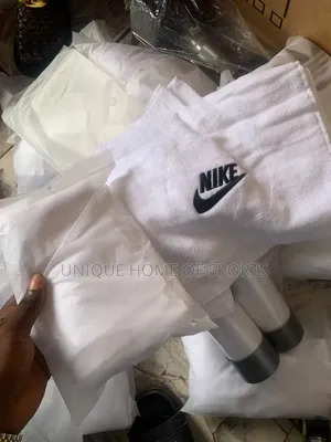 Nike Farar Hannun Wanke Fuska - Kyakkyawan Kayan Wasanni