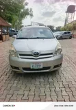 Toyota Verso 2010 Silver - 1