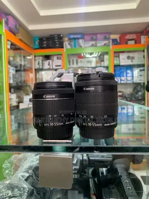 Canon EF-S 18-55mm f/3.5-5.6 IS STM Kit Lensa
