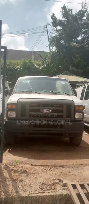 Ford E350 Van Na 2012