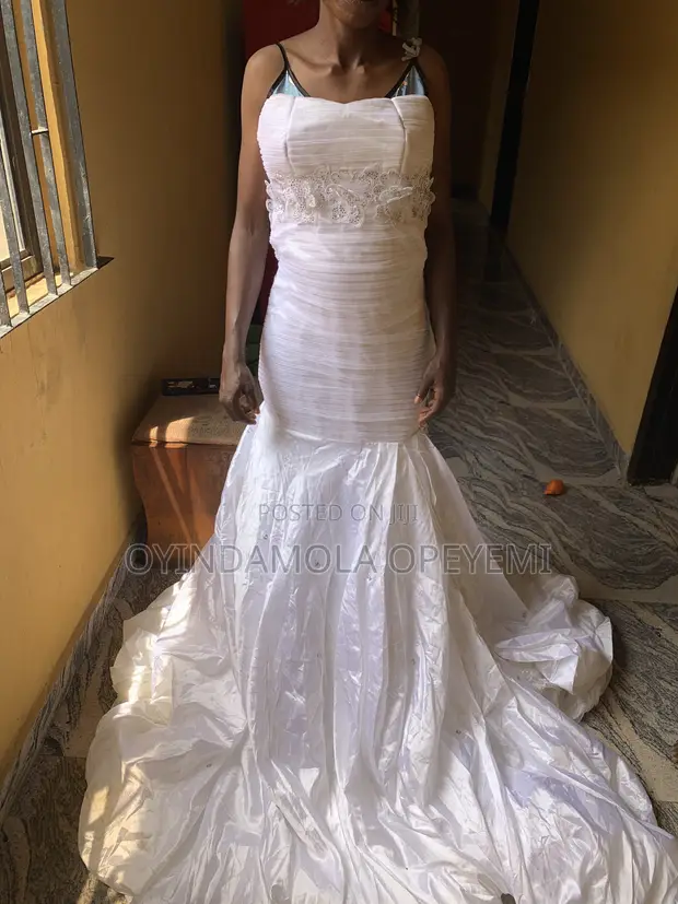 Kyakyawan Gown na Aure - Girman 6 - 1
