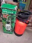 5-Lita Manual Pressure Sprayer - 1