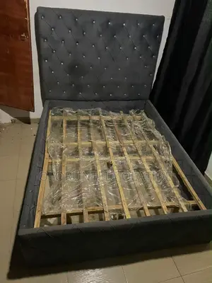Home Interiors Bed Frame (An Yi Amfani Da Shi)