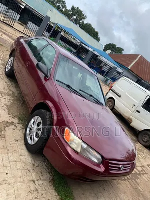 Toyota Camry LE 2000