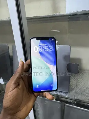 Apple iPhone 12 64GB Black