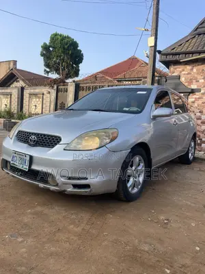 2004 Toyota Matrix Standard FWD 1.8L Silver