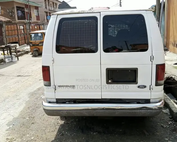 Ford E250 2010 White - 1
