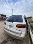 Toyota Sienna XLE 2001 Fari - 3