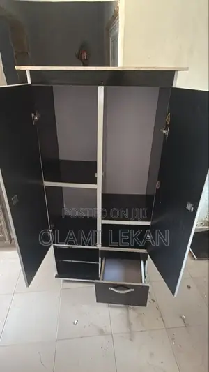 Standard Wardrobes da Bedside Fridge don Siyarwa