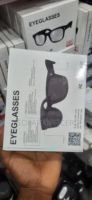 Smart Glasses with Built-in Camera