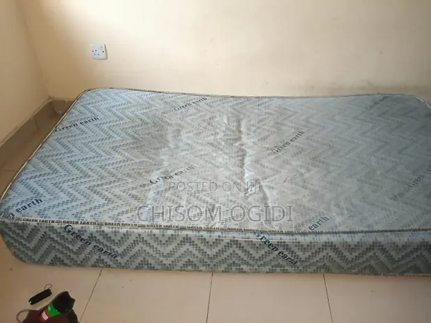 Katifa da aka yi amfani da ita 3.5x6 ft - 1