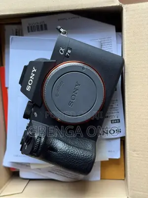 Sony A7 III Kamara Mai Madubin Madara