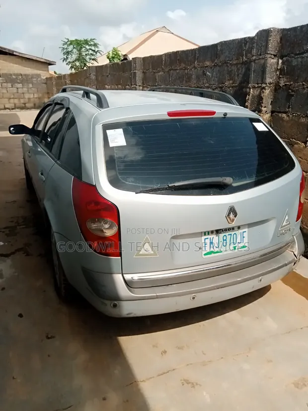 Renault Laguna 2004 Silver - 1