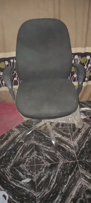 Kujerun Abinci, Wardrobe, Kujerar Ofis