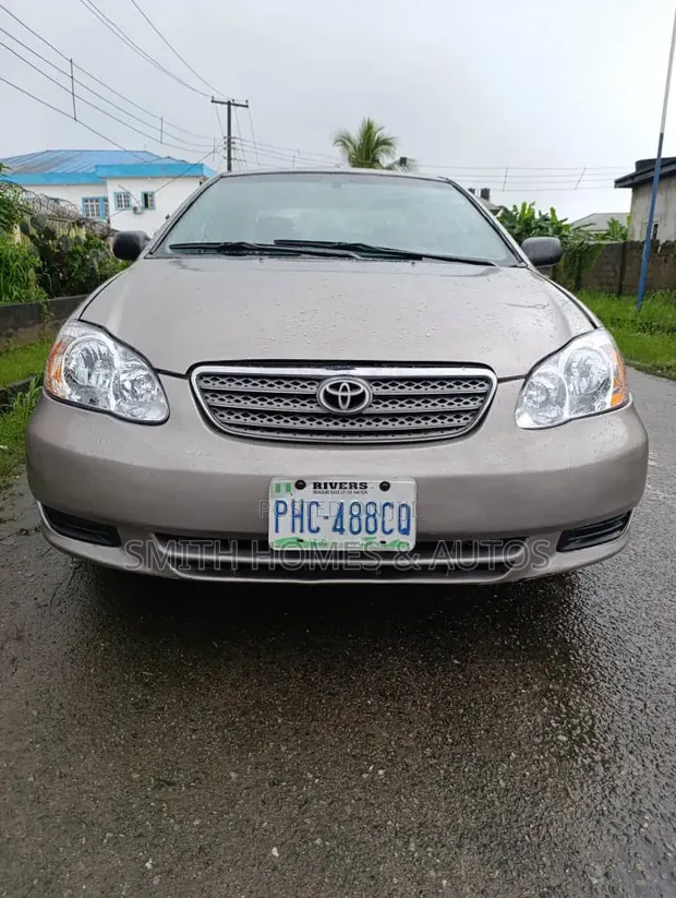 Toyota Corolla 2004 Silver - 1