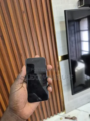 Apple iPhone 8 64GB Baki