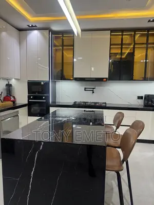 Luxury Kitchen Cabinets & Custom Design