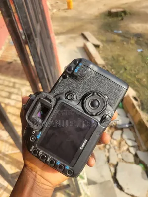 Canon EOS 5D Mark II DSLR Camera