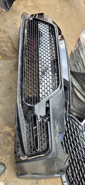 Cikakken Gaban Bumper na Toyota Corolla 2020 SE