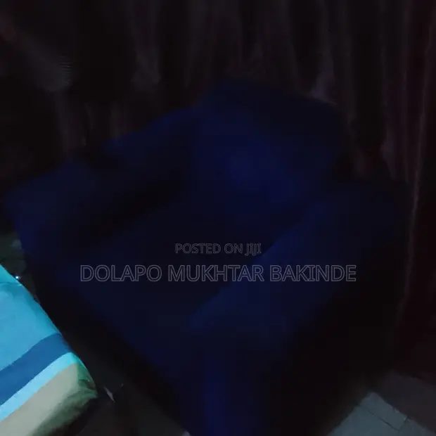 Kujera Mai Zama Daya - Tana Amfani - 1