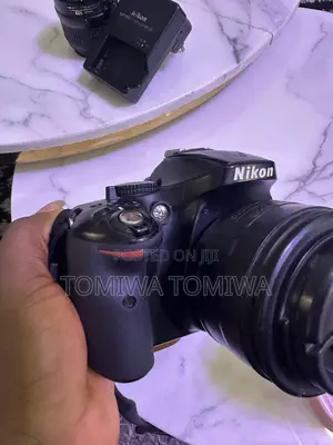Nikon D5200 DSLR Camera with 35mm Lens