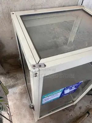 Show Glass