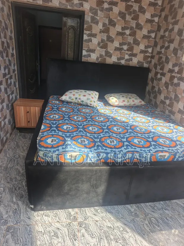 Solid 6x6 Bed Frame with Mouka Foam, Drawer & Pillows - 1