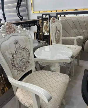 Royal Me and You Chair Mai Girma